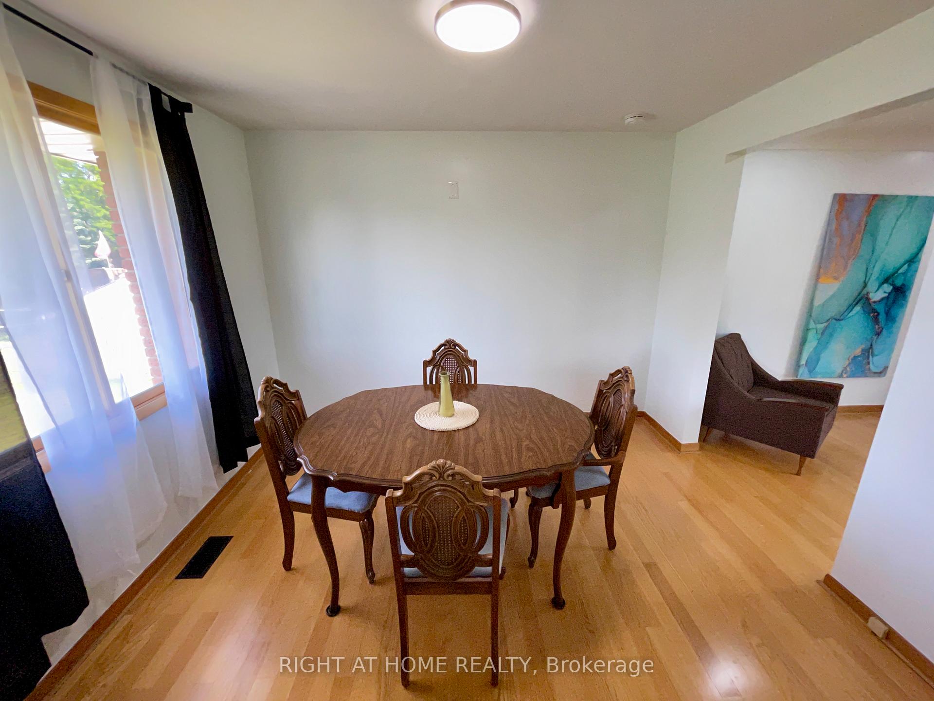 Photo 7 of 4 Valley Road, St. Catharines, Rykert/Vansickle — HOMEH
