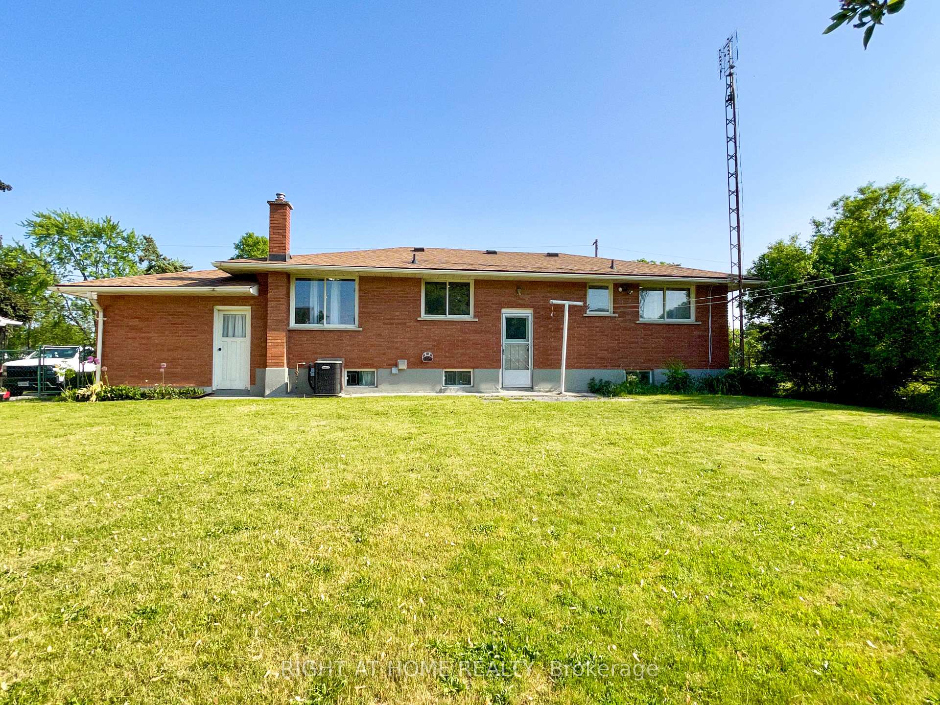 Photo 19 of 4 Valley Road, St. Catharines, Rykert/Vansickle — HOMEH