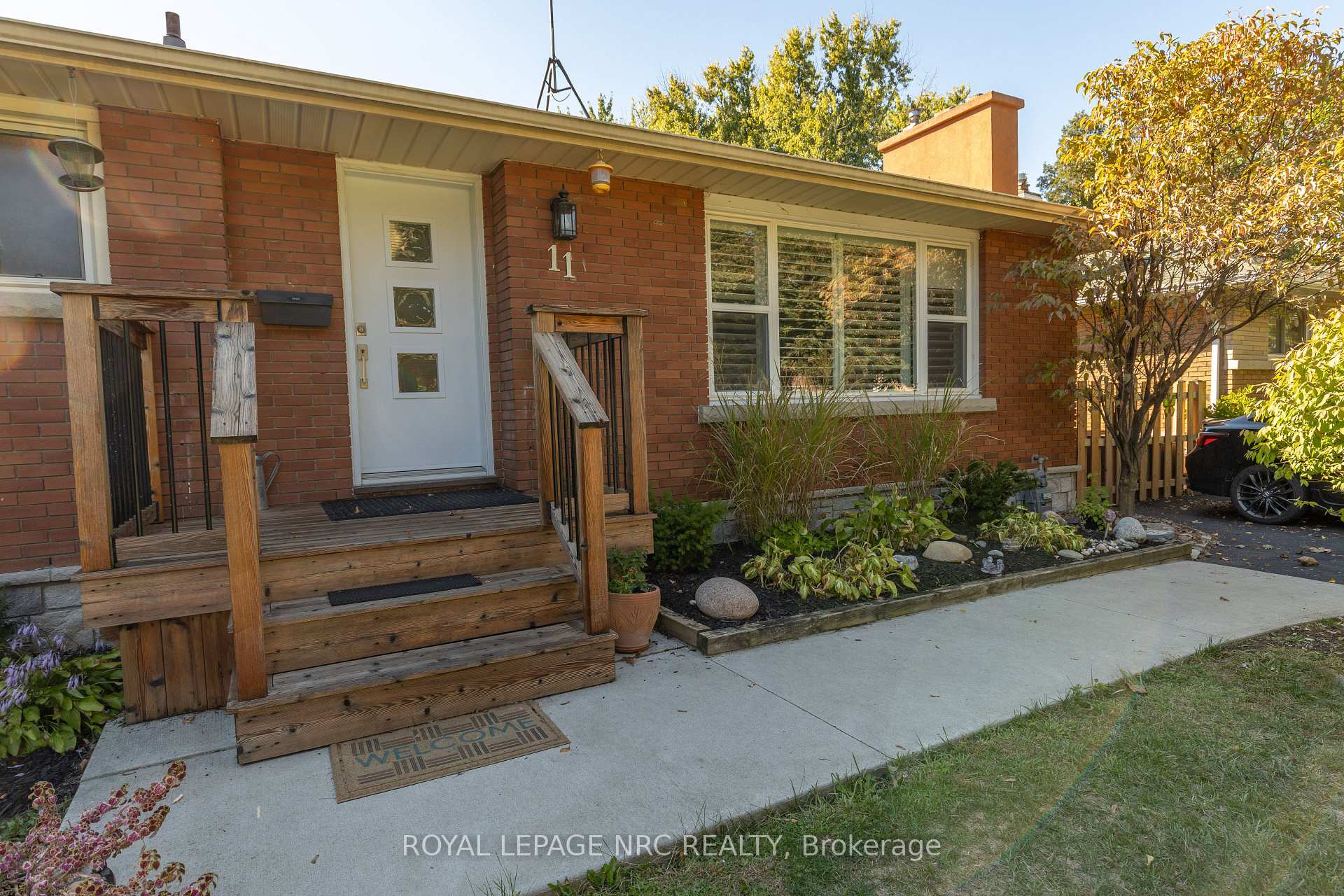 Photo 1 of 11 Brookdale Avenue, St. Catharines, Oakdale — HOMEH