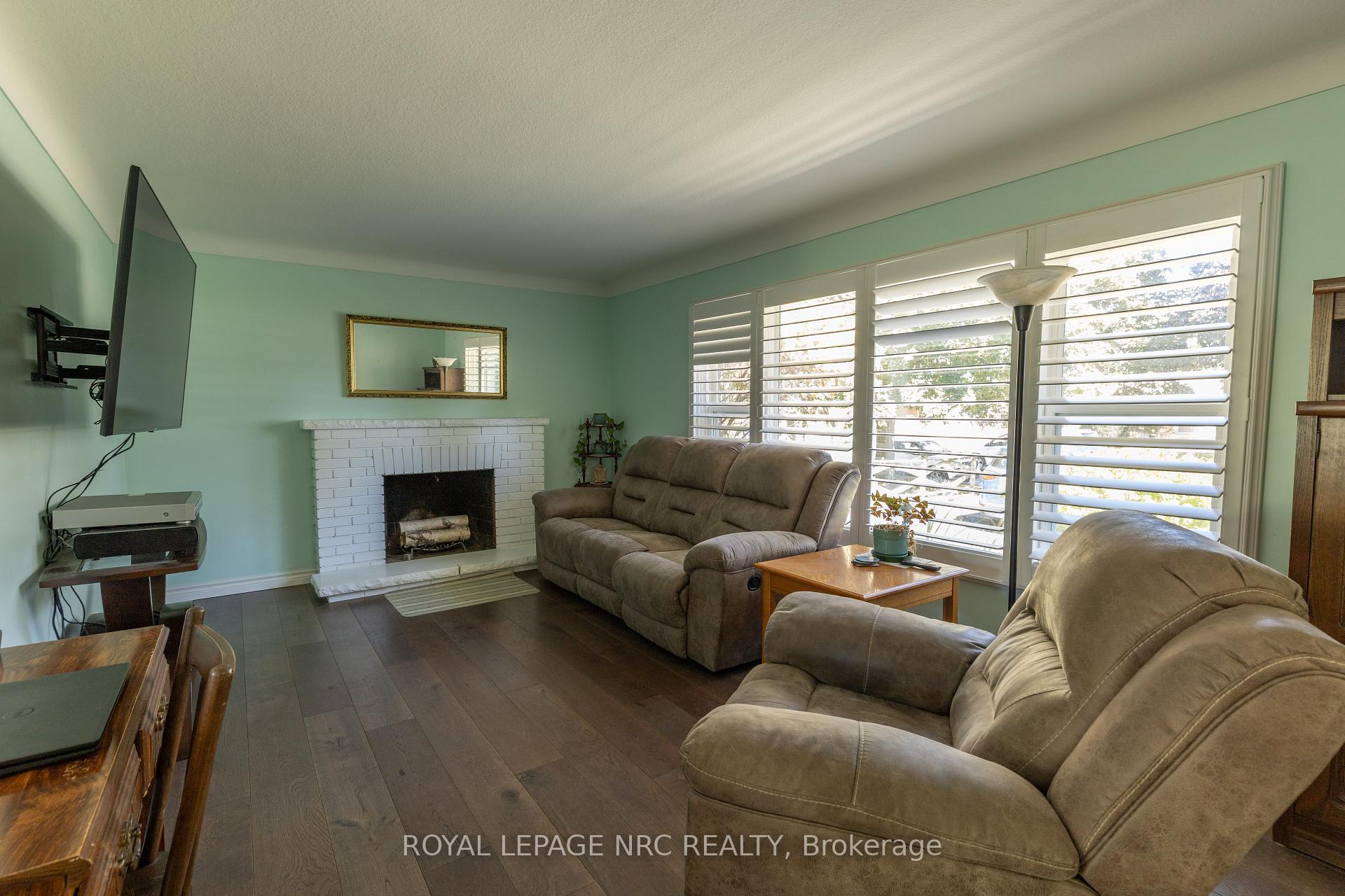 Photo 6 of 11 Brookdale Avenue, St. Catharines, Oakdale — HOMEH