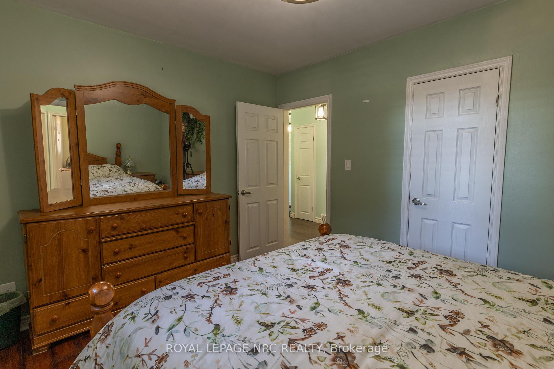 Photo 9 of 11 Brookdale Avenue, St. Catharines, Oakdale — HOMEH