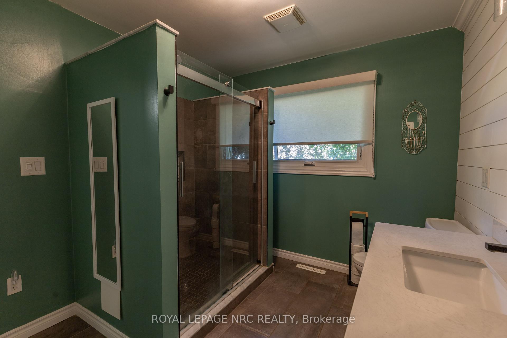 Photo 13 of 11 Brookdale Avenue, St. Catharines, Oakdale — HOMEH