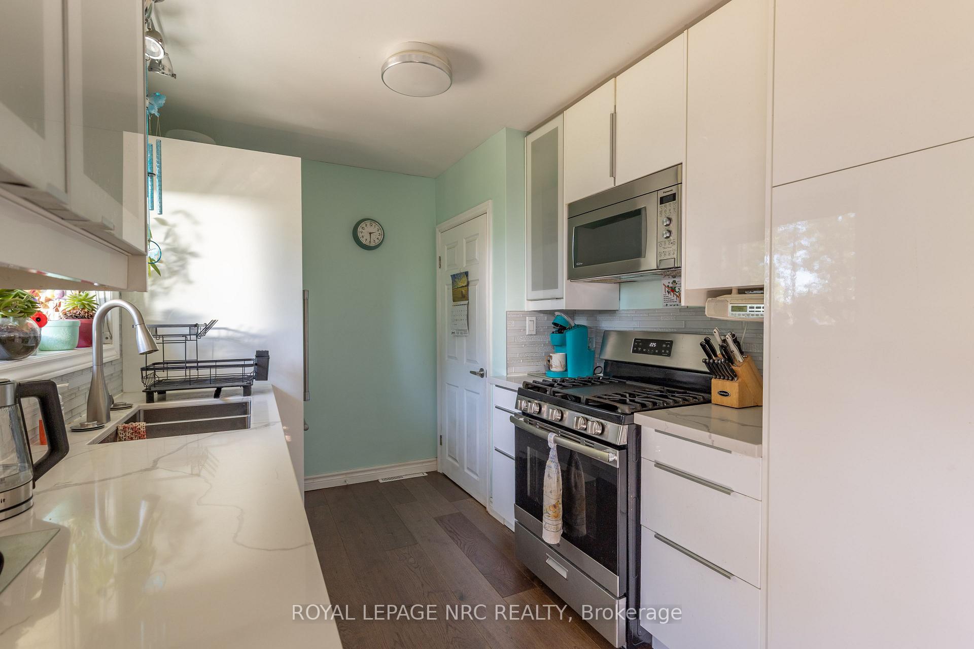 Photo 18 of 11 Brookdale Avenue, St. Catharines, Oakdale — HOMEH