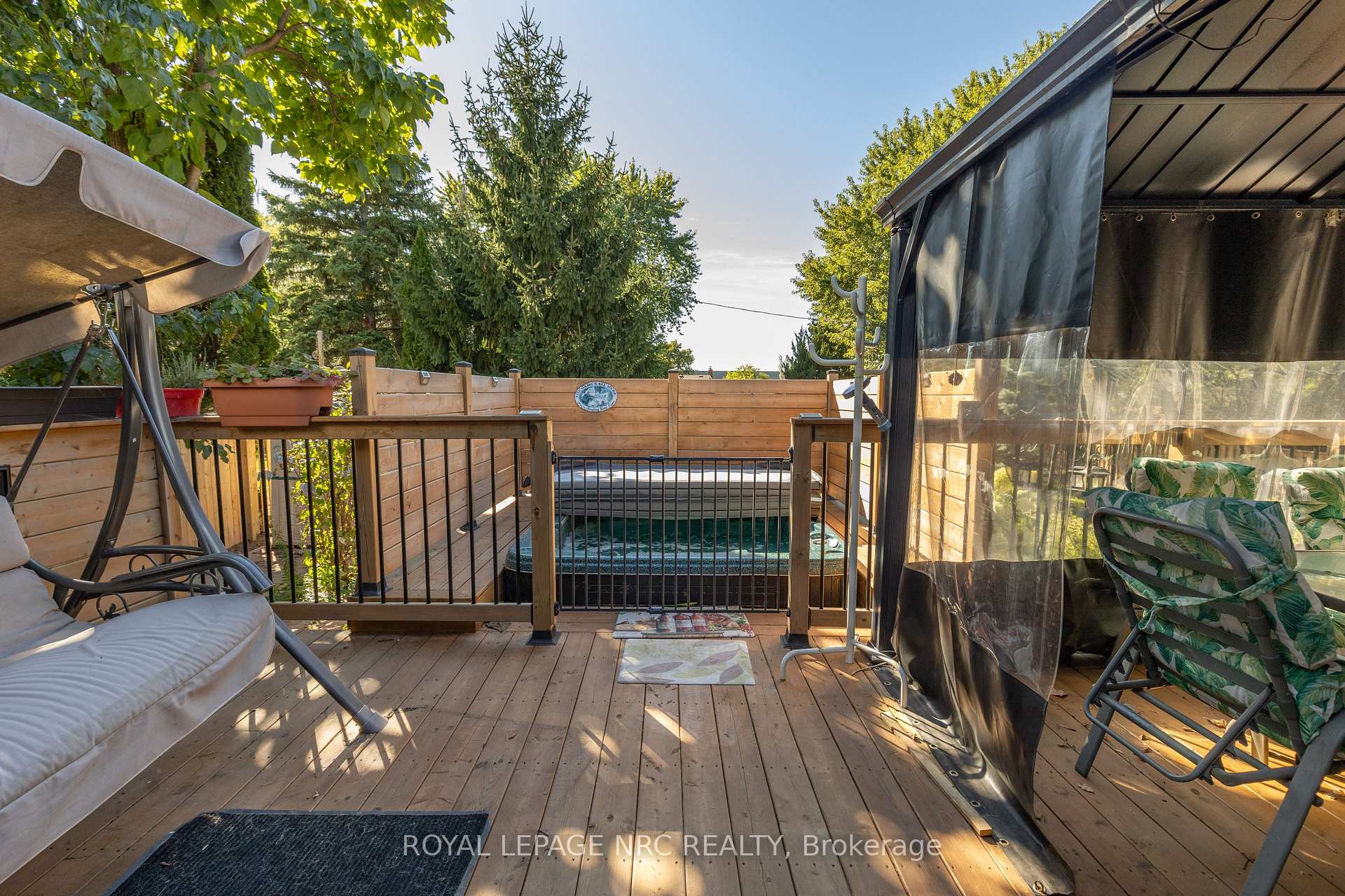Photo 42 of 11 Brookdale Avenue, St. Catharines, Oakdale — HOMEH
