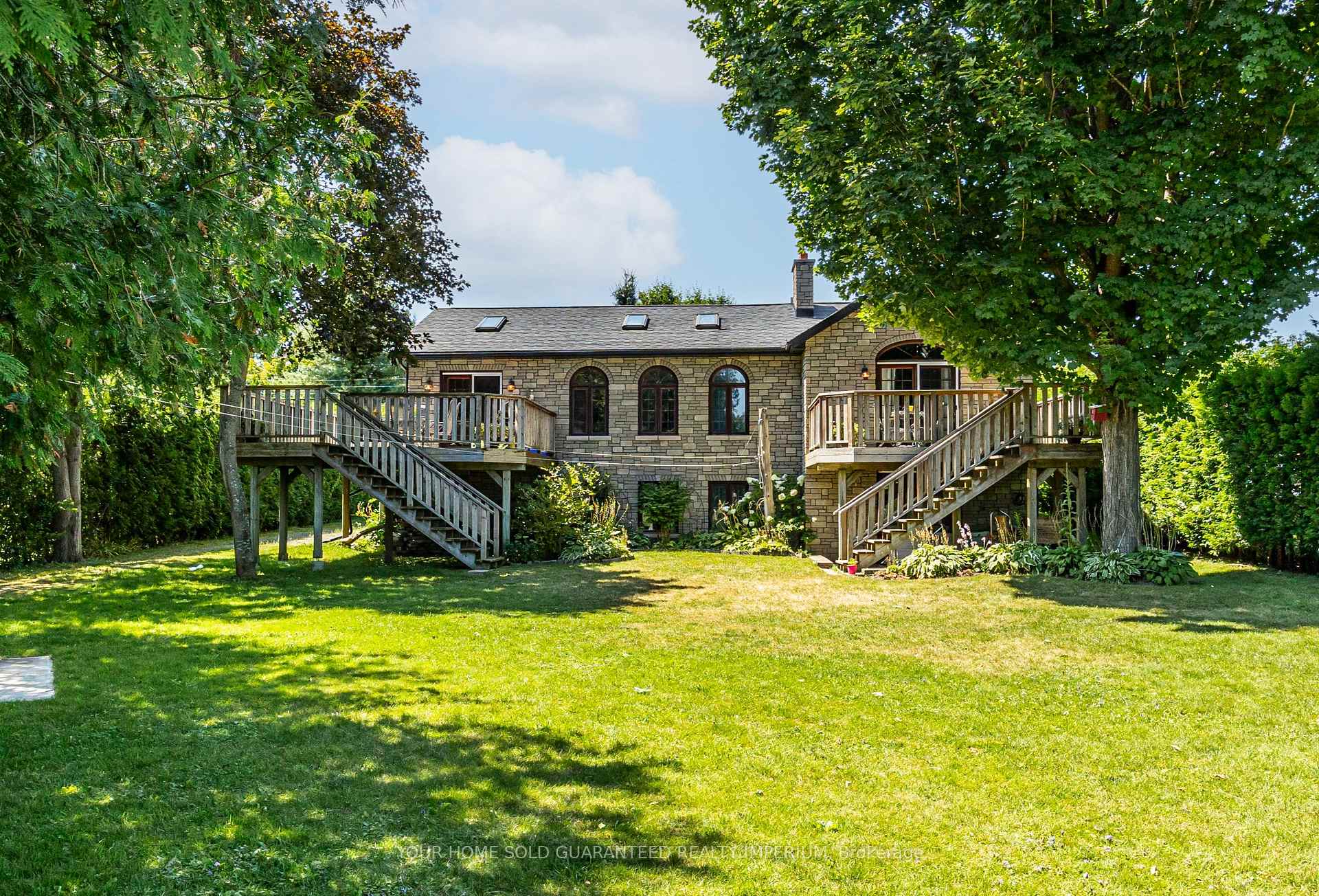 Front of 1041 Primrose Lane