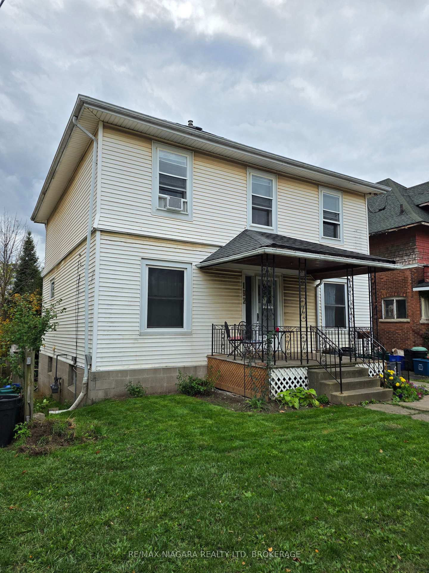 Photo 2 of 192 Queenston Street, St. Catharines, E. Chester — HOMEH
