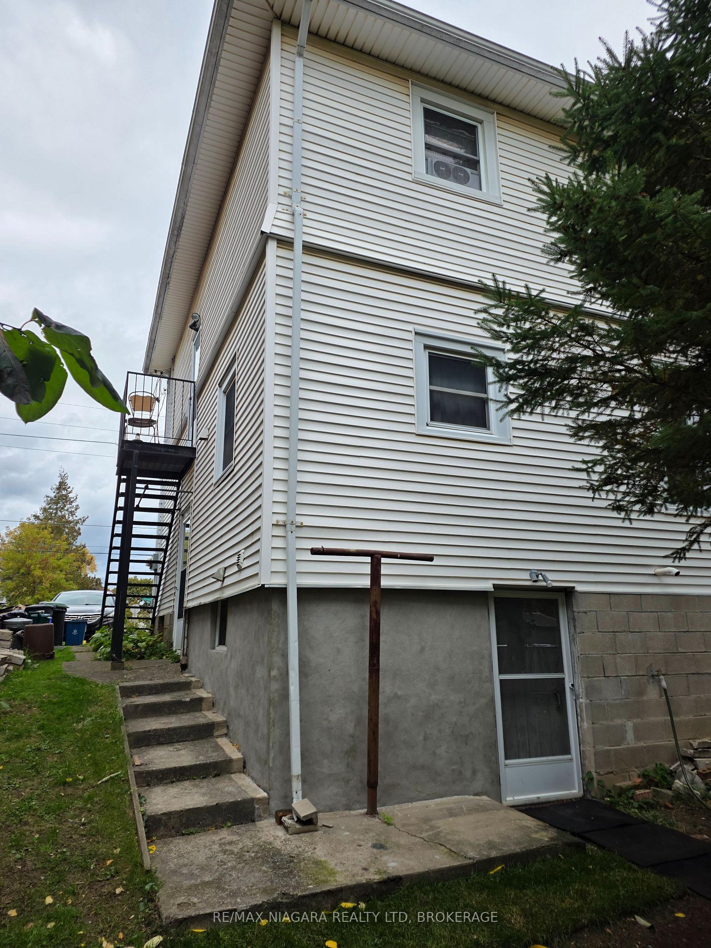 Photo 4 of 192 Queenston Street, St. Catharines, E. Chester — HOMEH