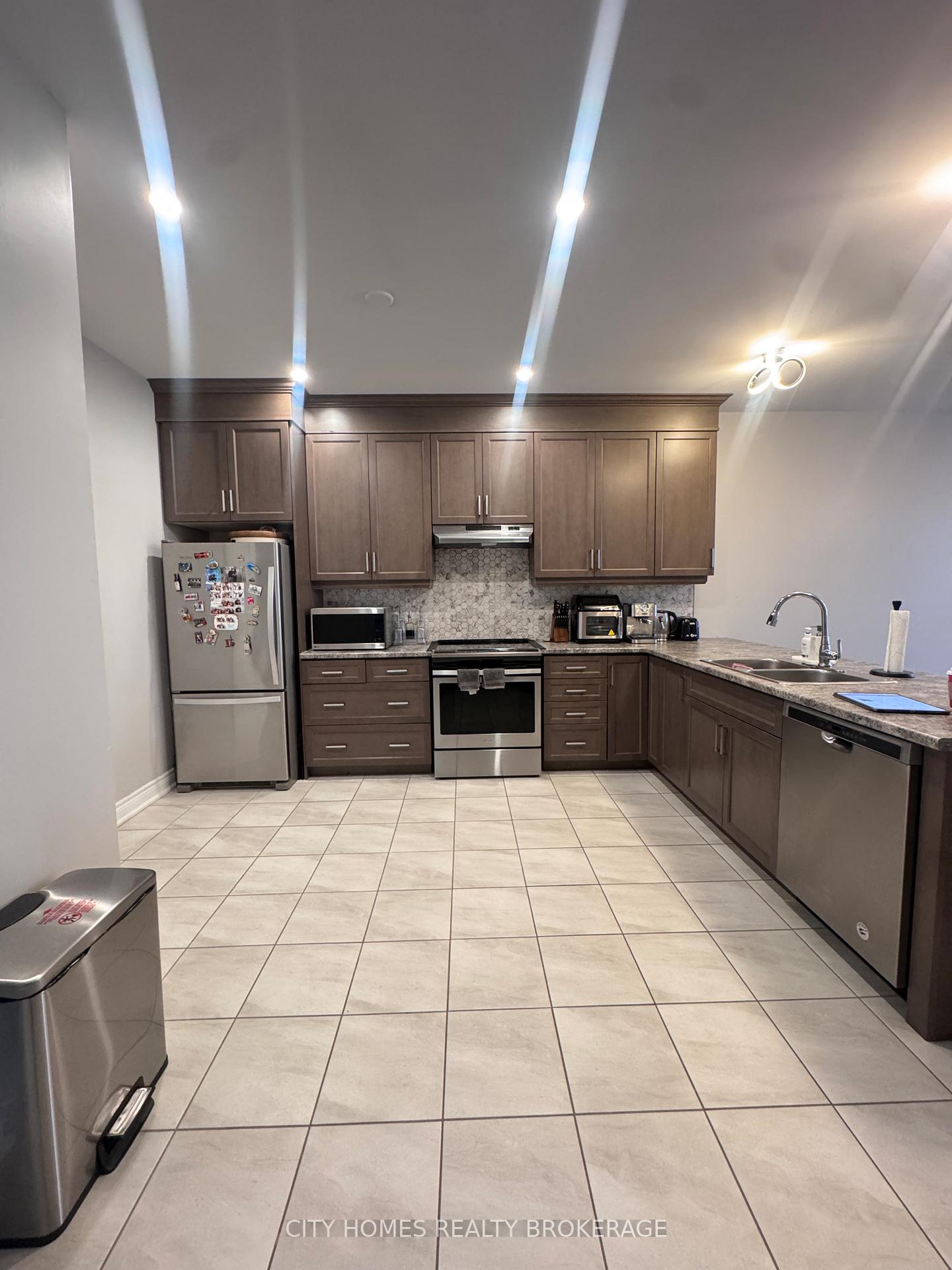 Photo 5 of 28 Ellis Avenue, St. Catharines, Oakdale — HOMEH