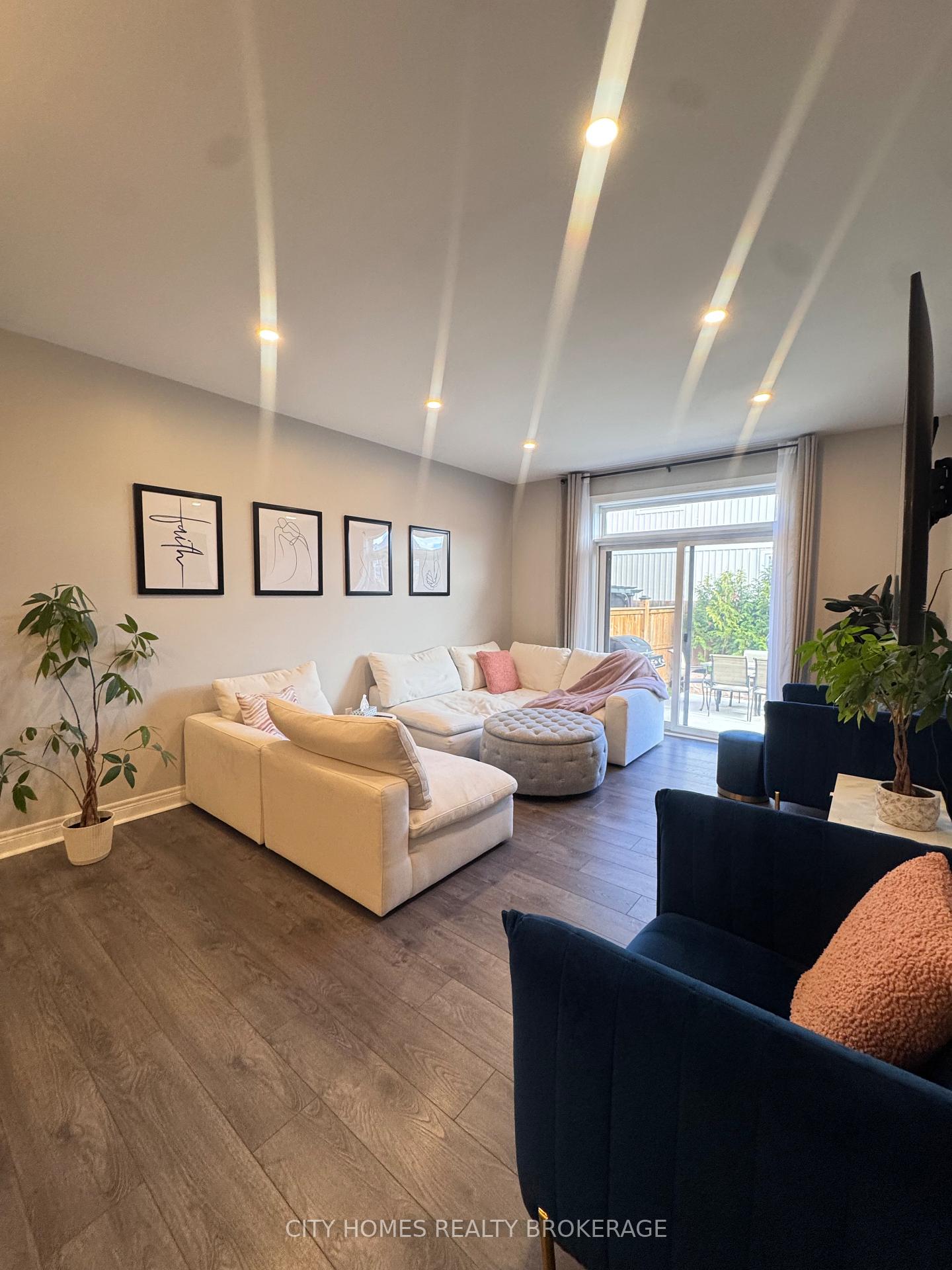 Photo 8 of 28 Ellis Avenue, St. Catharines, Oakdale — HOMEH