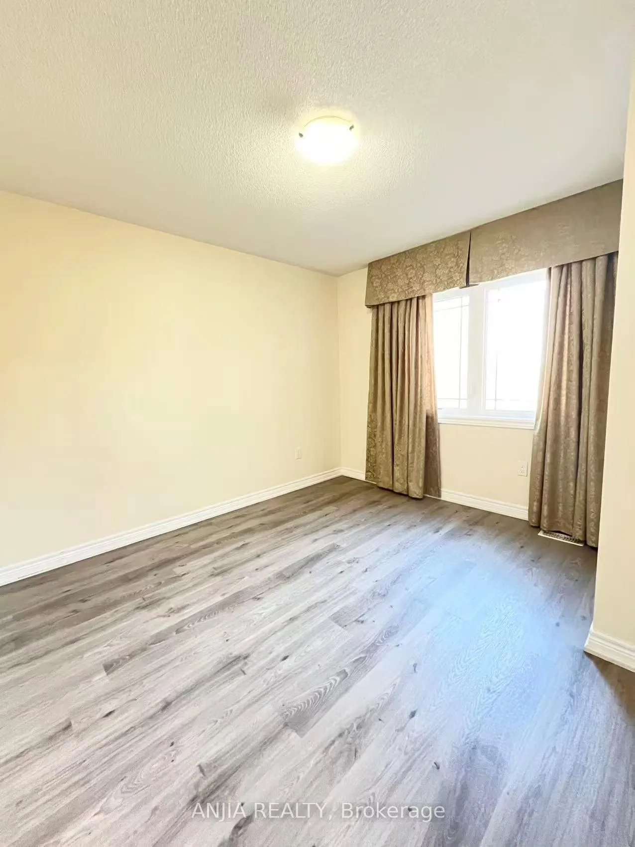 Photo 14 of 254 Cornell Centre Boulevard, Markham, Cornell — HOMEH