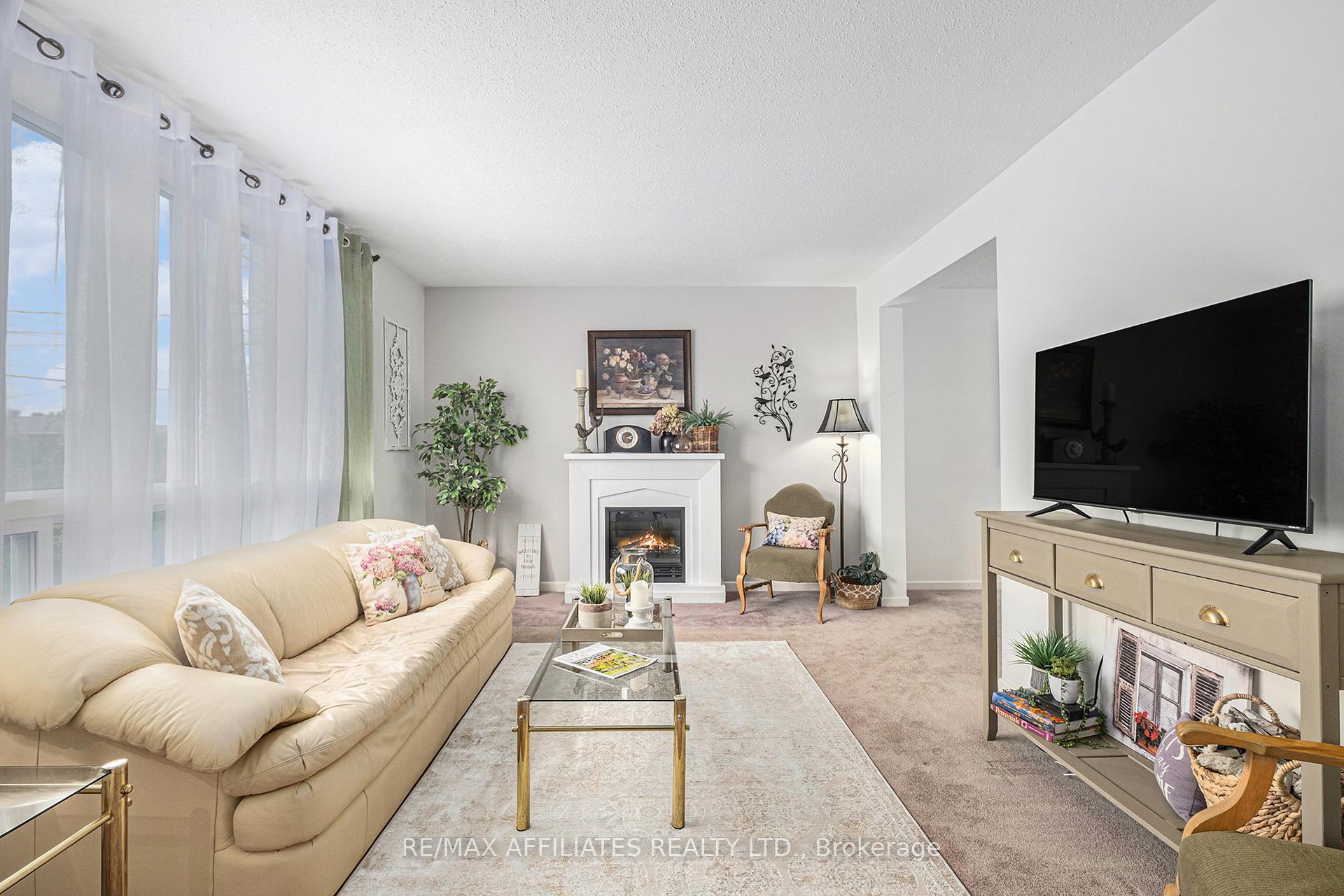 Photo 3 of 83 Stephen Street, Smiths Falls — HOMEH