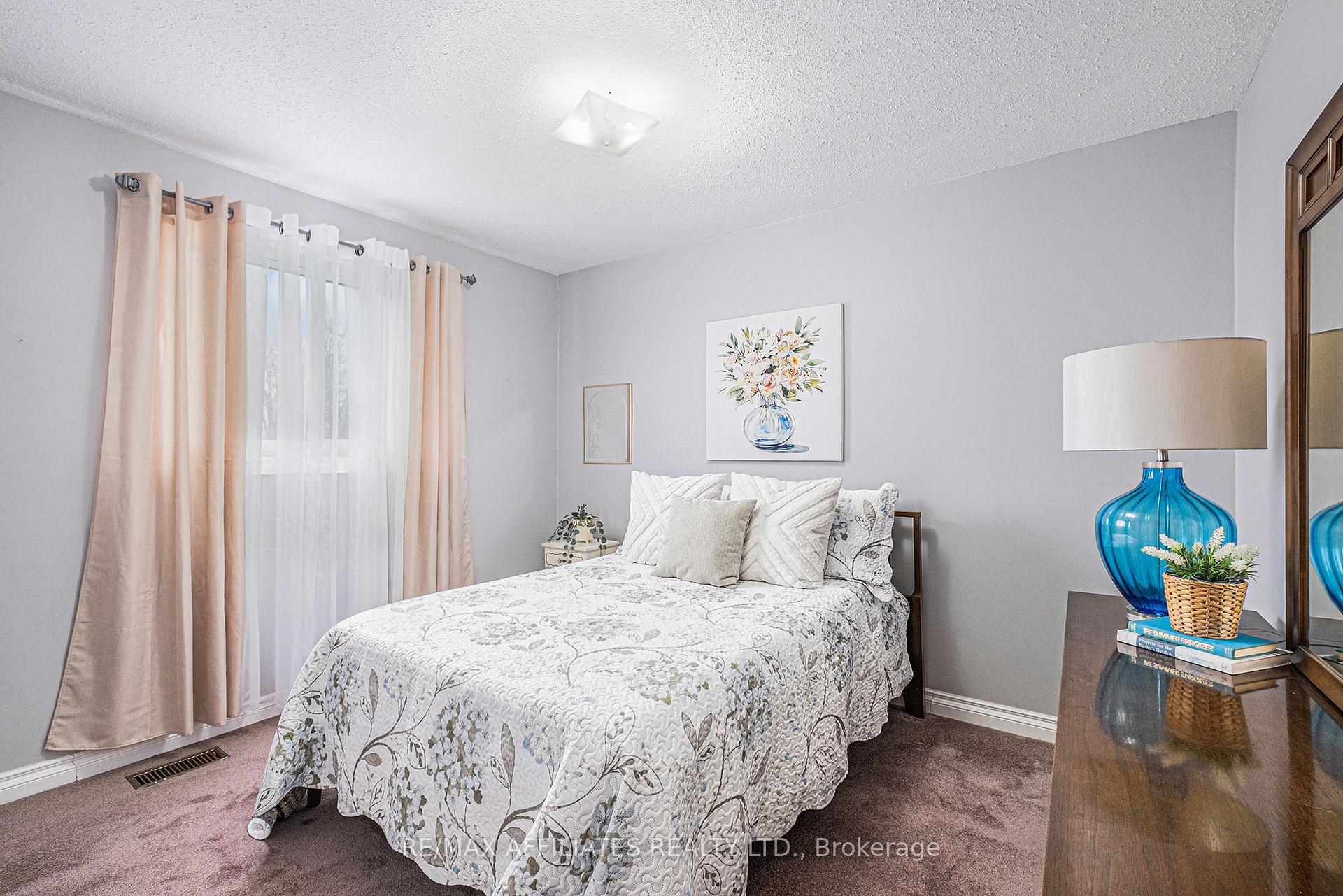 Photo 7 of 83 Stephen Street, Smiths Falls — HOMEH