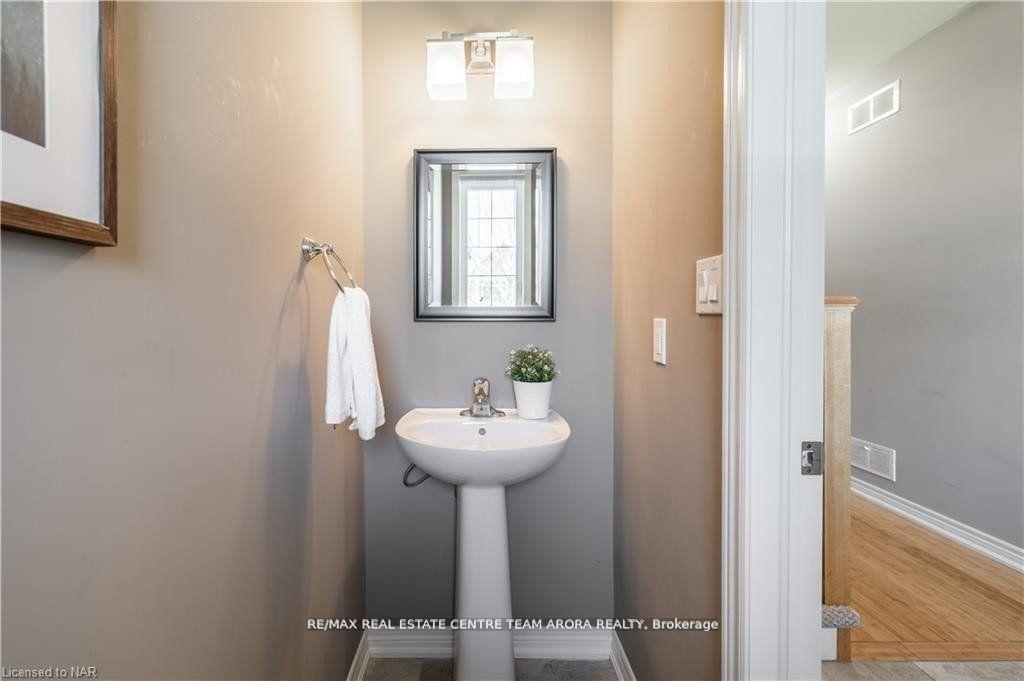 Photo 6 of 33 Glory Hill Road, St. Catharines, Oakdale — HOMEH