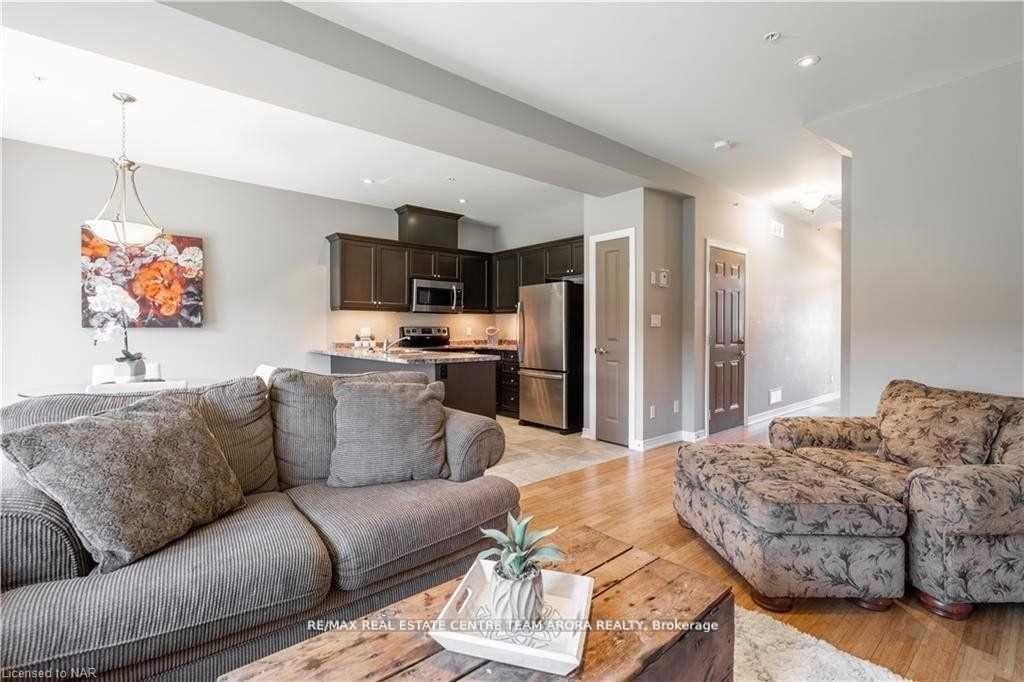 Photo 9 of 33 Glory Hill Road, St. Catharines, Oakdale — HOMEH