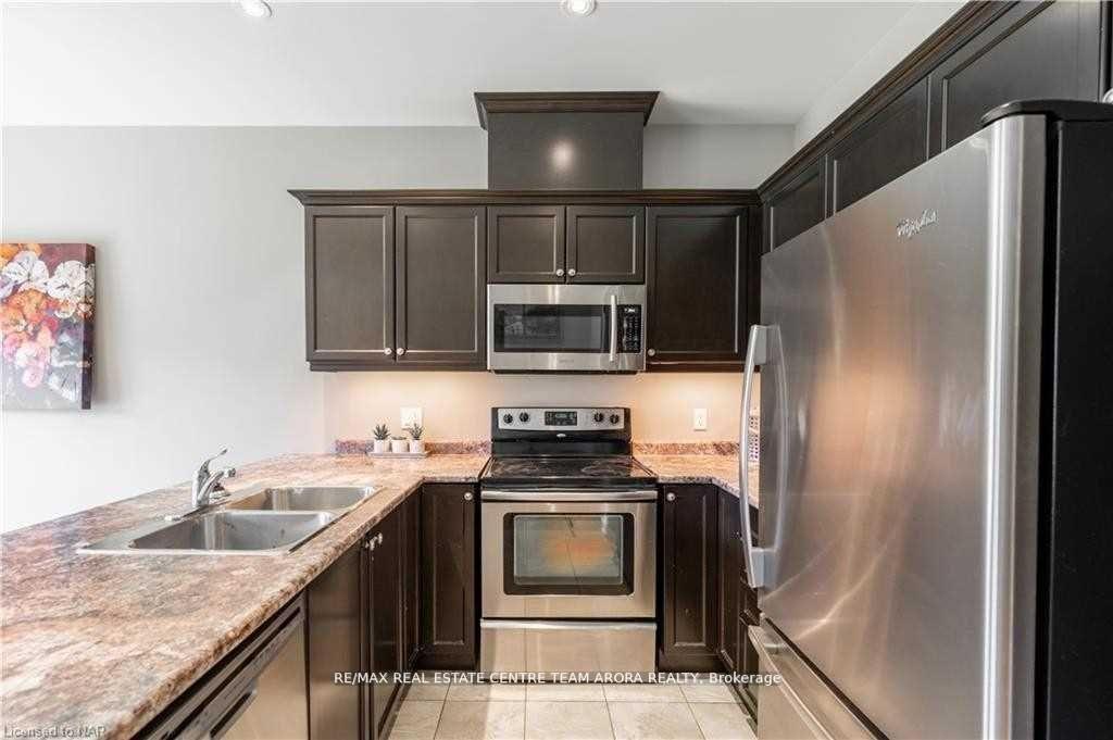 Photo 11 of 33 Glory Hill Road, St. Catharines, Oakdale — HOMEH