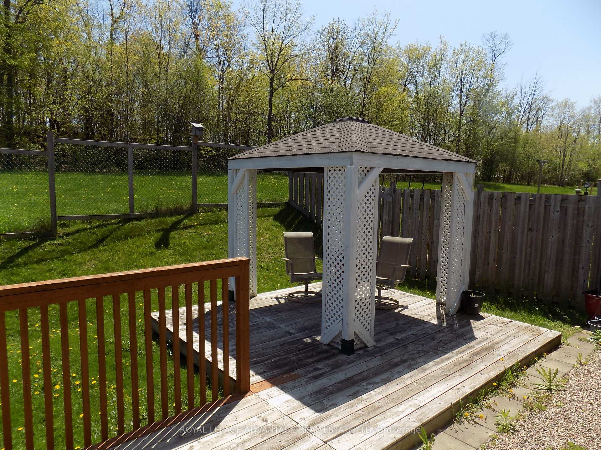 Photo 2 of 55 Van Horne Avenue, Smiths Falls — HOMEH