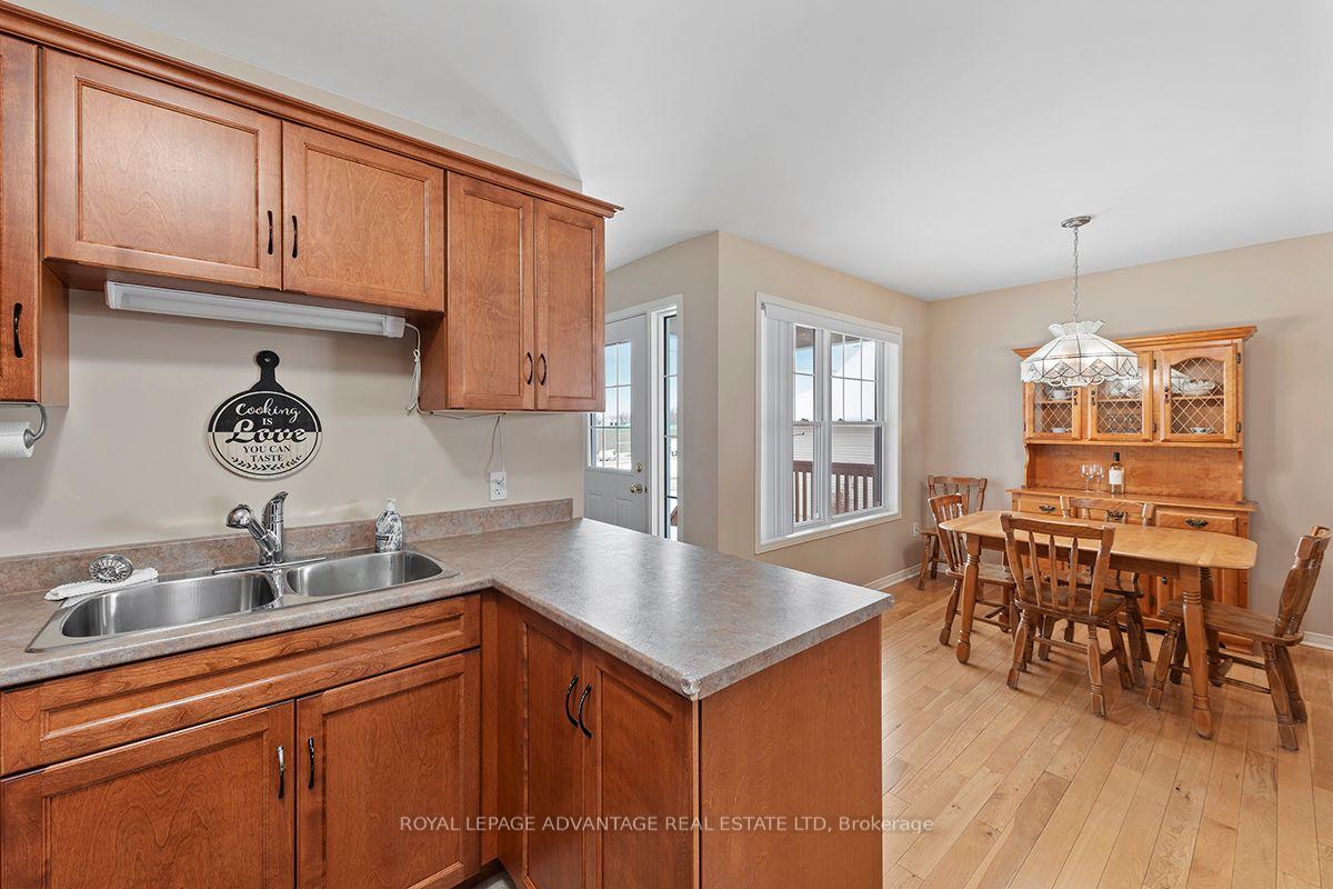 Photo 11 of 55 Van Horne Avenue, Smiths Falls — HOMEH
