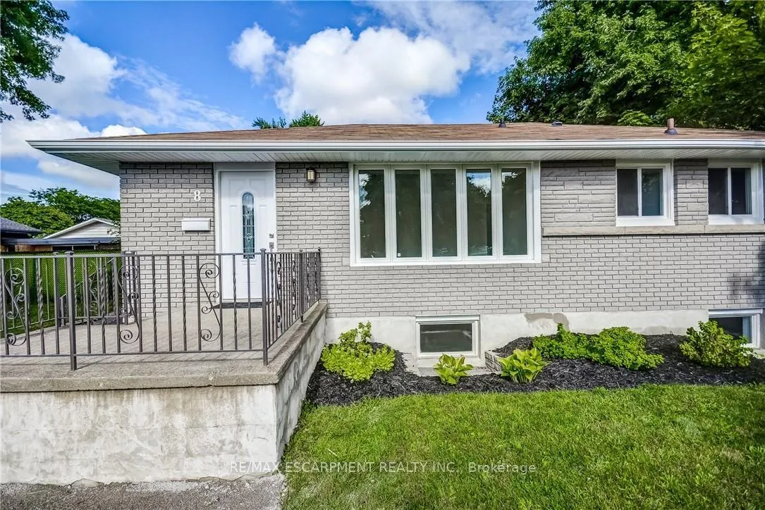 Photo 5 of 8 Glengarry Road, St. Catharines, Oakdale — HOMEH