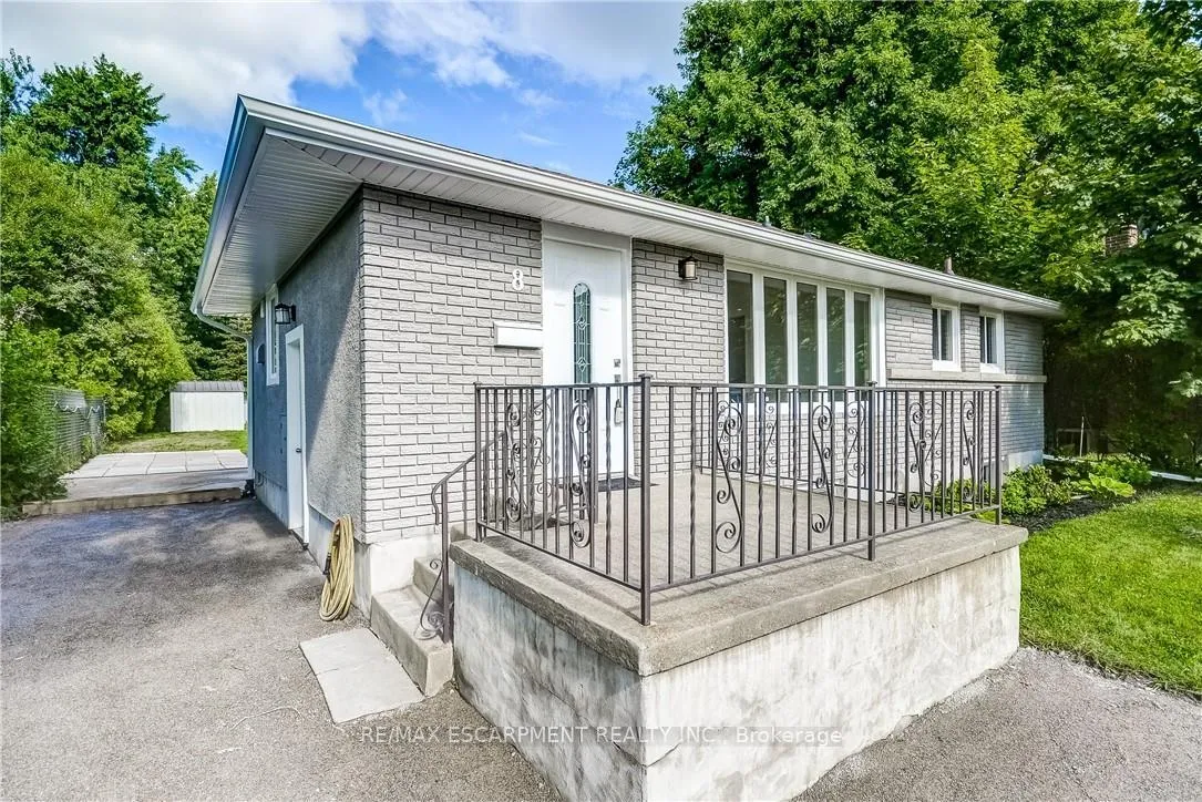 Photo 6 of 8 Glengarry Road, St. Catharines, Oakdale — HOMEH