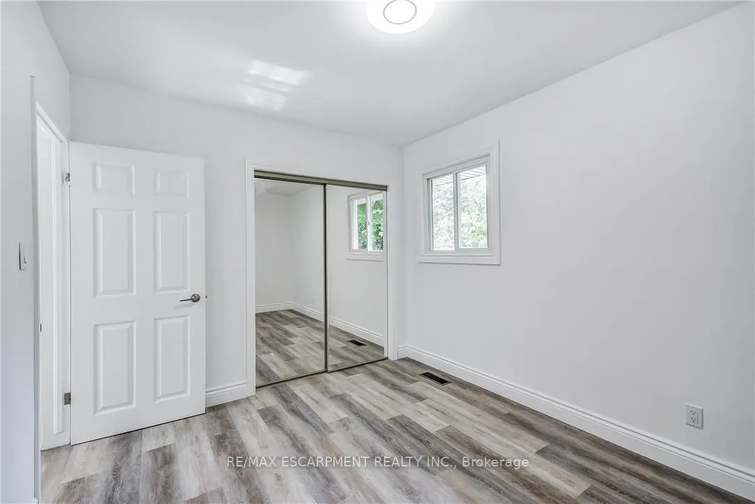 Photo 15 of 8 Glengarry Road, St. Catharines, Oakdale — HOMEH
