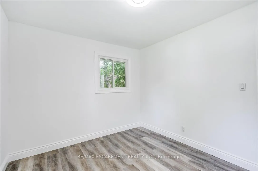 Photo 16 of 8 Glengarry Road, St. Catharines, Oakdale — HOMEH