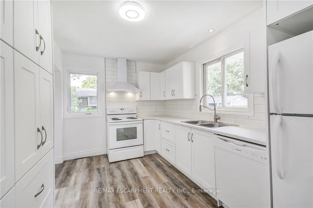 Photo 20 of 8 Glengarry Road, St. Catharines, Oakdale — HOMEH