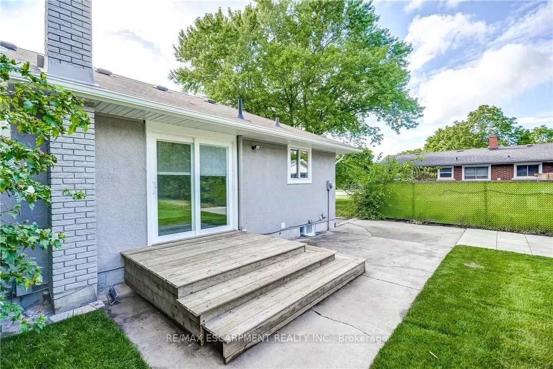 Photo 32 of 8 Glengarry Road, St. Catharines, Oakdale — HOMEH
