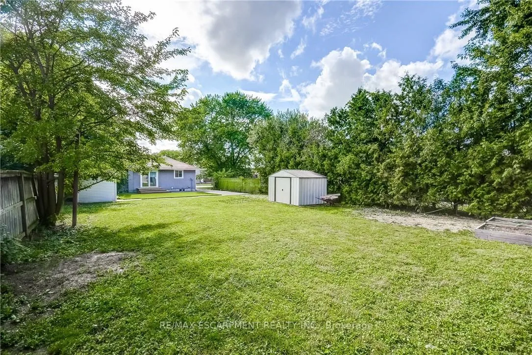 Photo 33 of 8 Glengarry Road, St. Catharines, Oakdale — HOMEH
