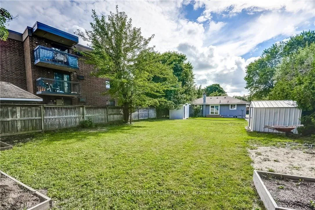 Photo 34 of 8 Glengarry Road, St. Catharines, Oakdale — HOMEH