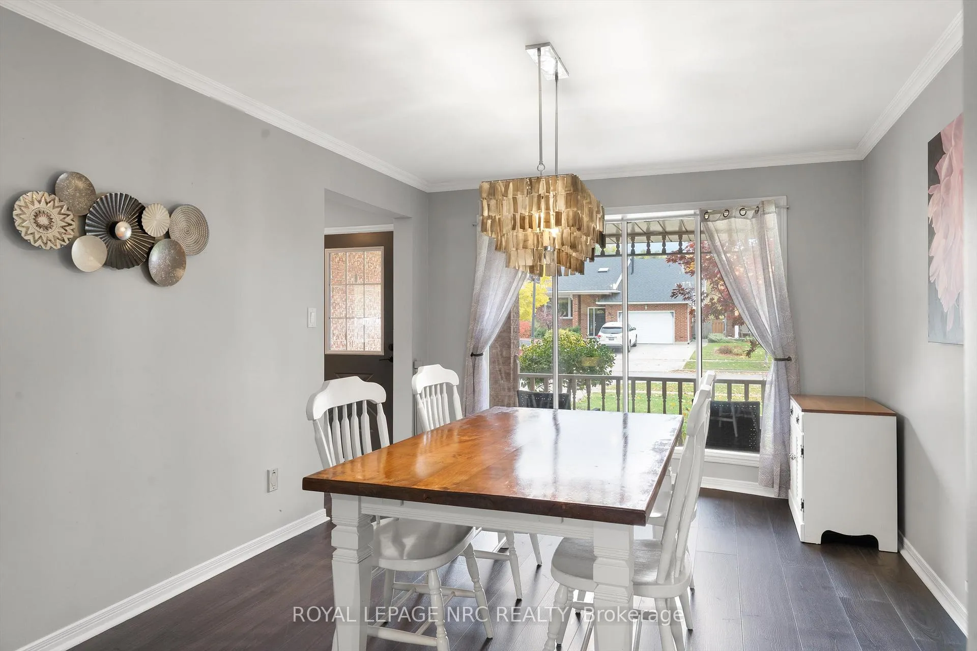 Photo 11 of 26 Elderwood Drive, St. Catharines, Grapeview — HOMEH
