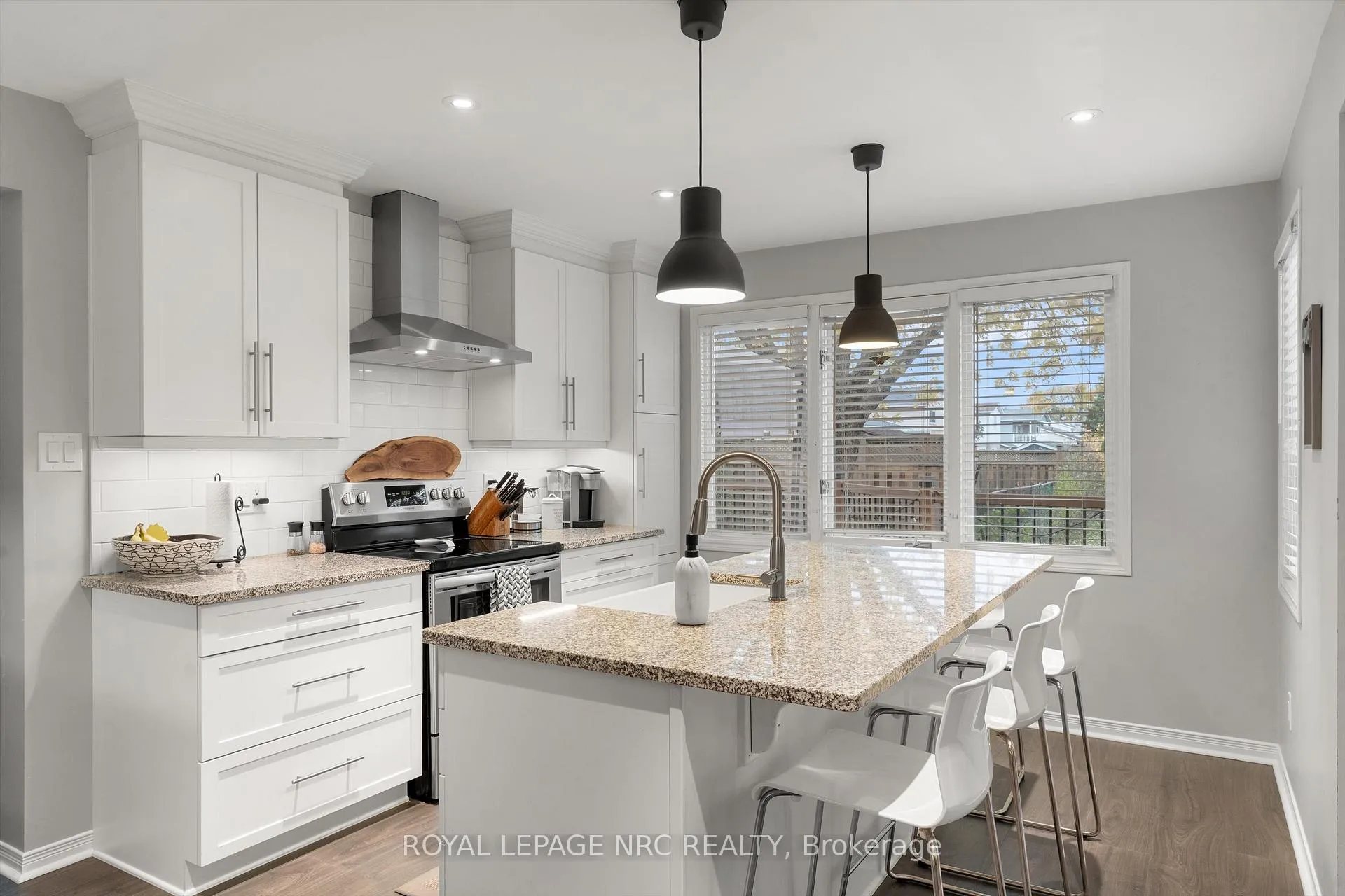 Photo 17 of 26 Elderwood Drive, St. Catharines, Grapeview — HOMEH