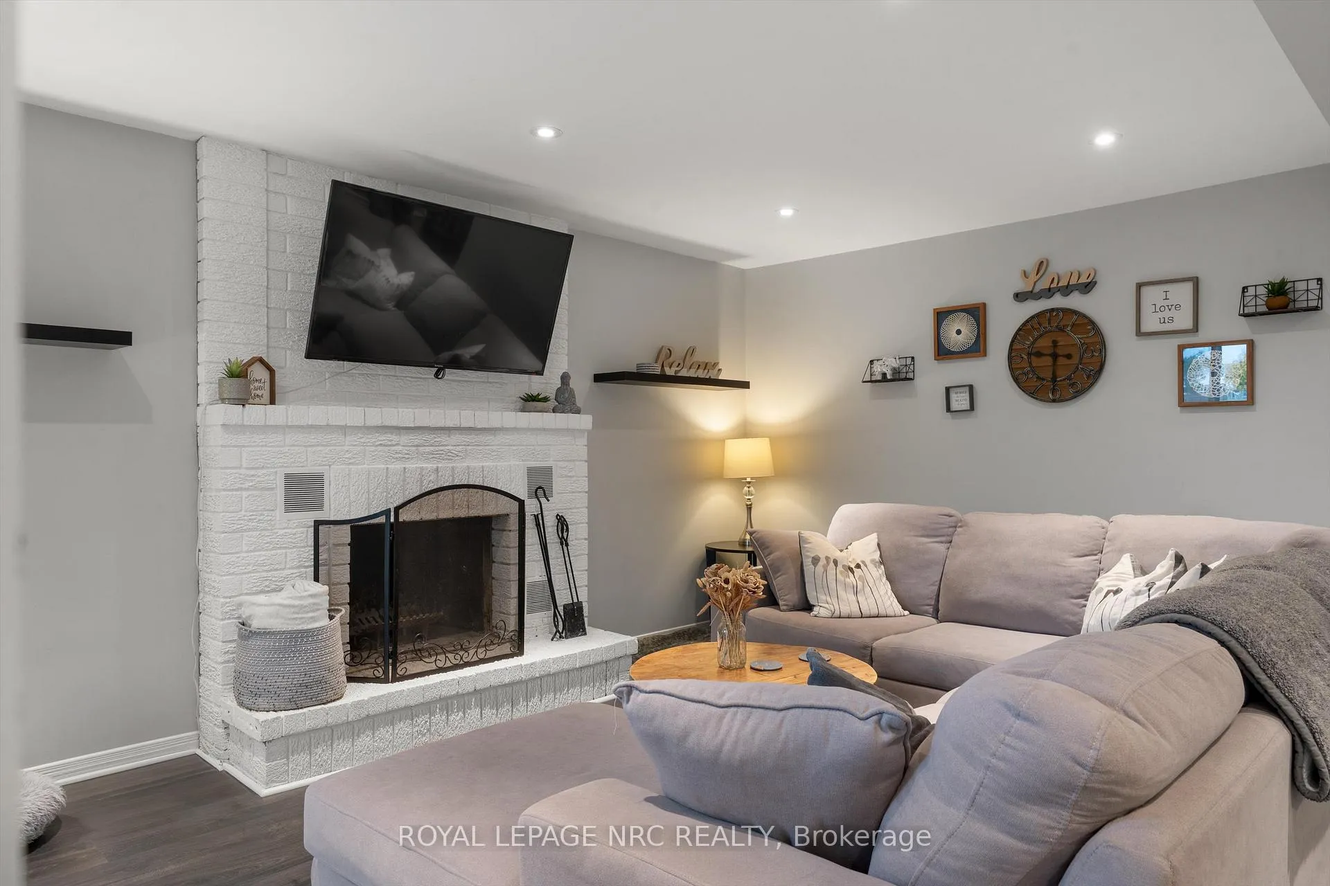 Photo 21 of 26 Elderwood Drive, St. Catharines, Grapeview — HOMEH