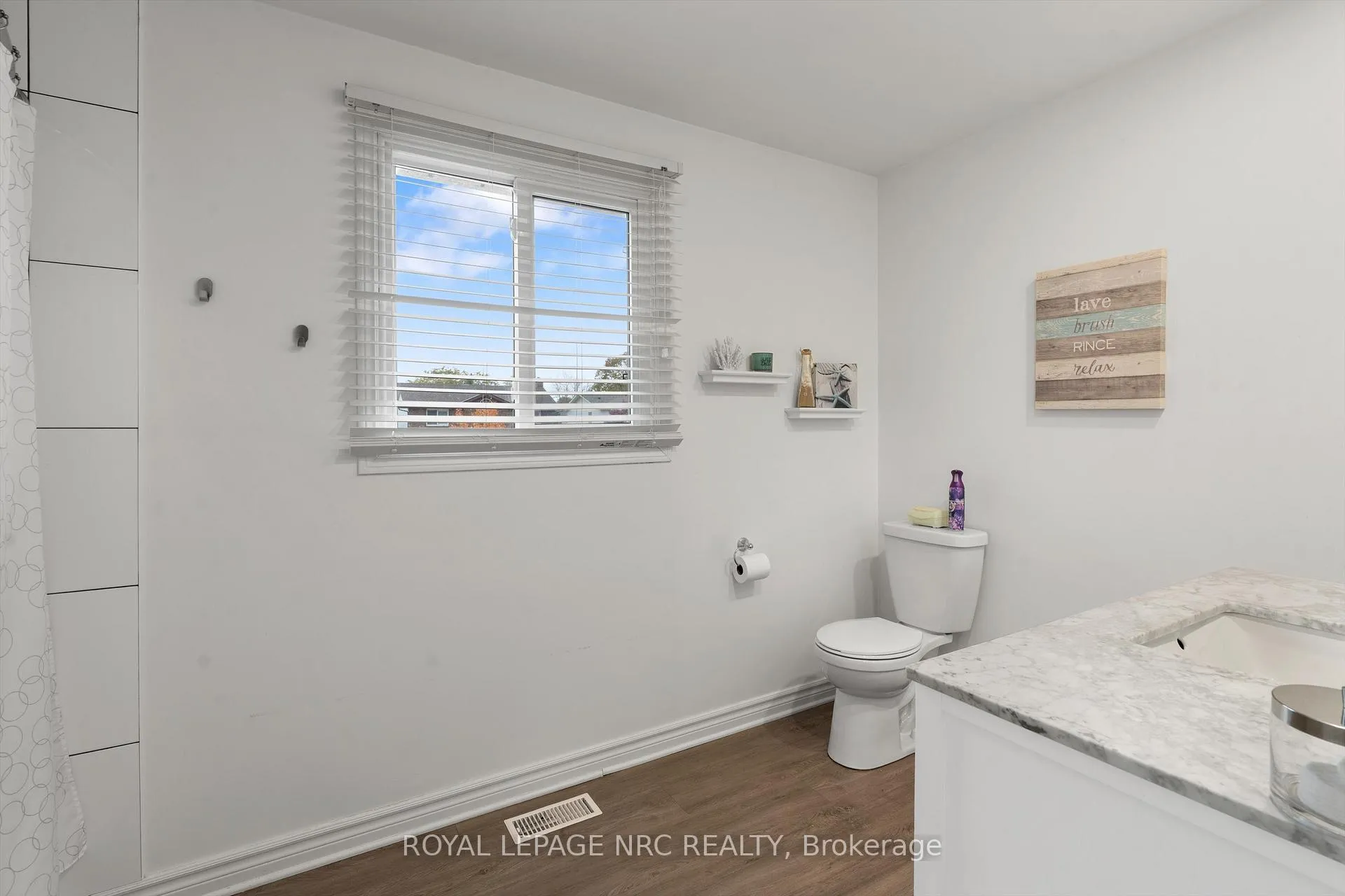 Photo 27 of 26 Elderwood Drive, St. Catharines, Grapeview — HOMEH