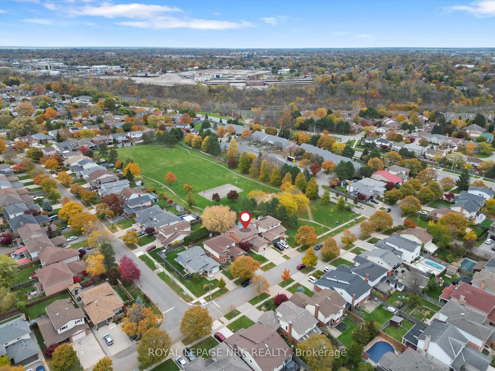 Photo 45 of 26 Elderwood Drive, St. Catharines, Grapeview — HOMEH