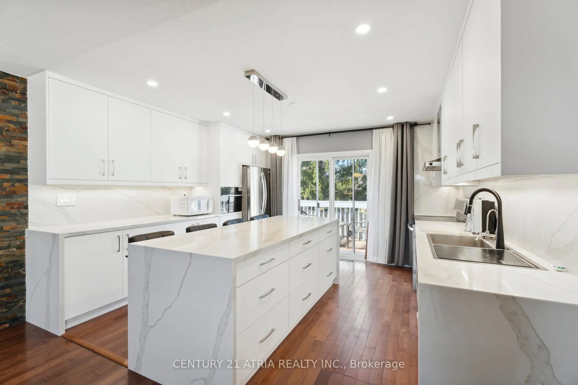 Photo 11 of 28 Cassandra Drive, Barrie, East Bayfield — HOMEH