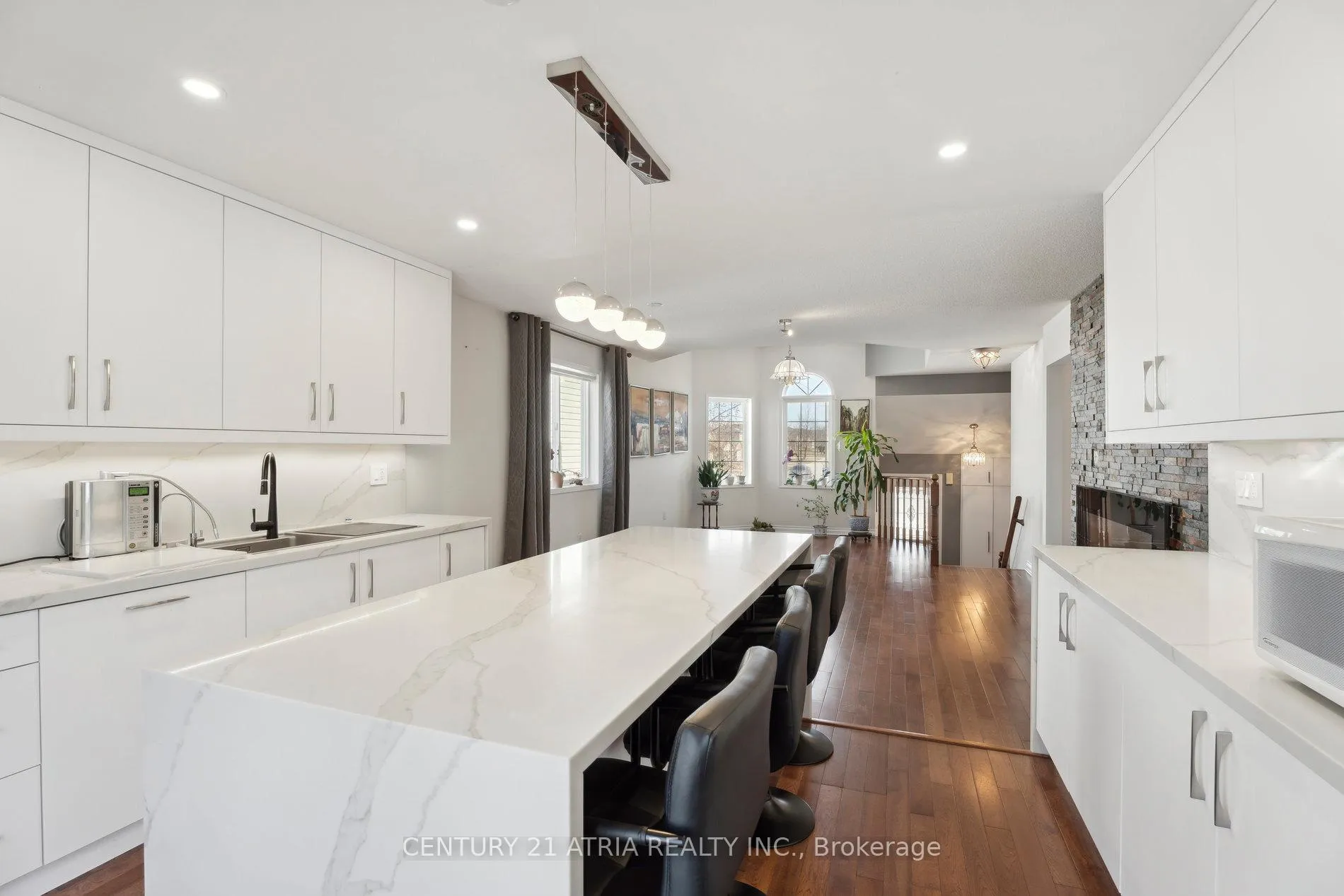 Photo 15 of 28 Cassandra Drive, Barrie, East Bayfield — HOMEH