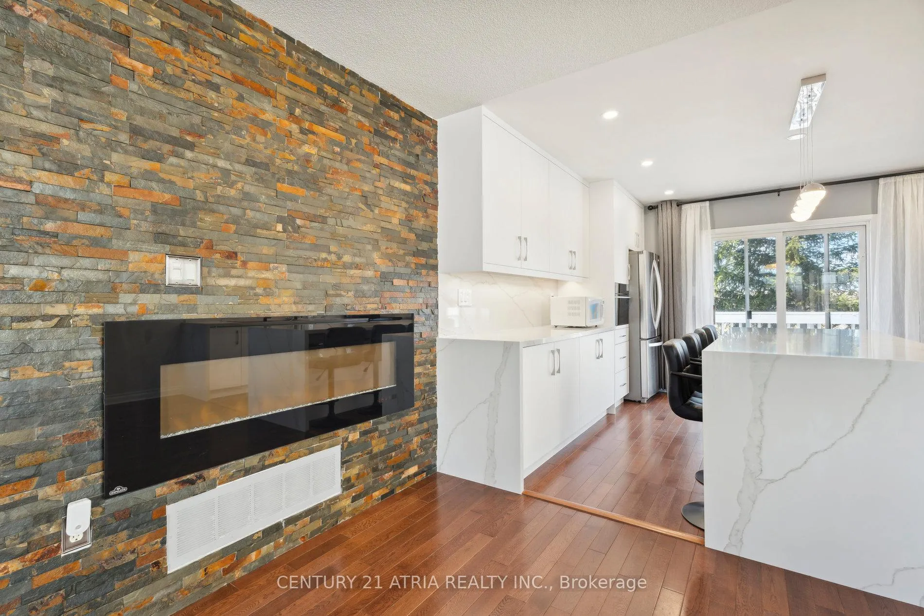 Photo 16 of 28 Cassandra Drive, Barrie, East Bayfield — HOMEH