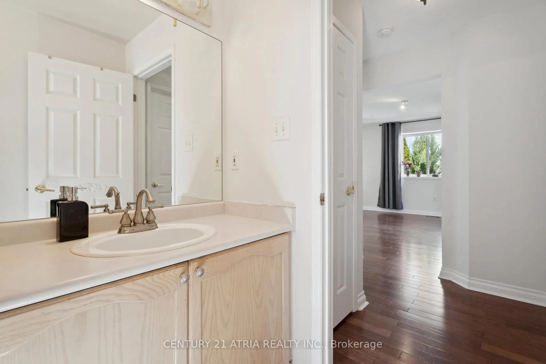 Photo 18 of 28 Cassandra Drive, Barrie, East Bayfield — HOMEH