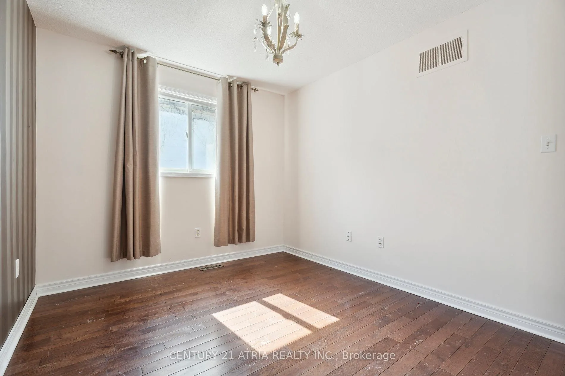 Photo 19 of 28 Cassandra Drive, Barrie, East Bayfield — HOMEH