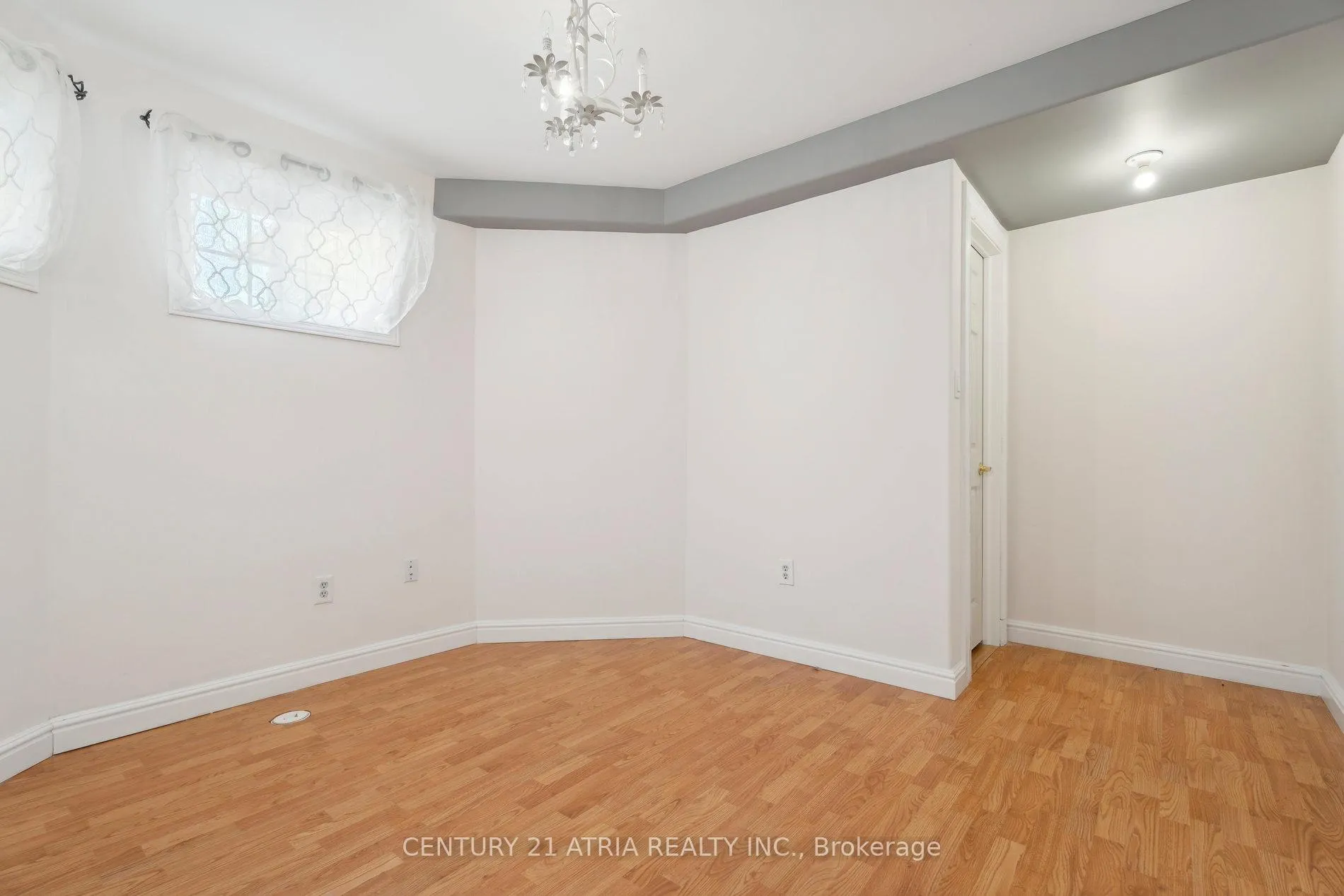 Photo 29 of 28 Cassandra Drive, Barrie, East Bayfield — HOMEH