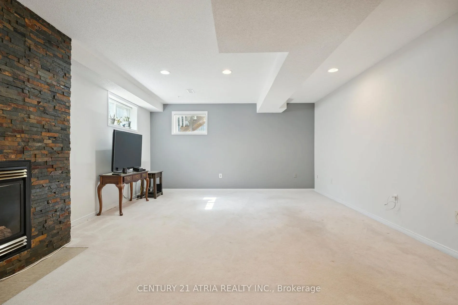 Photo 33 of 28 Cassandra Drive, Barrie, East Bayfield — HOMEH