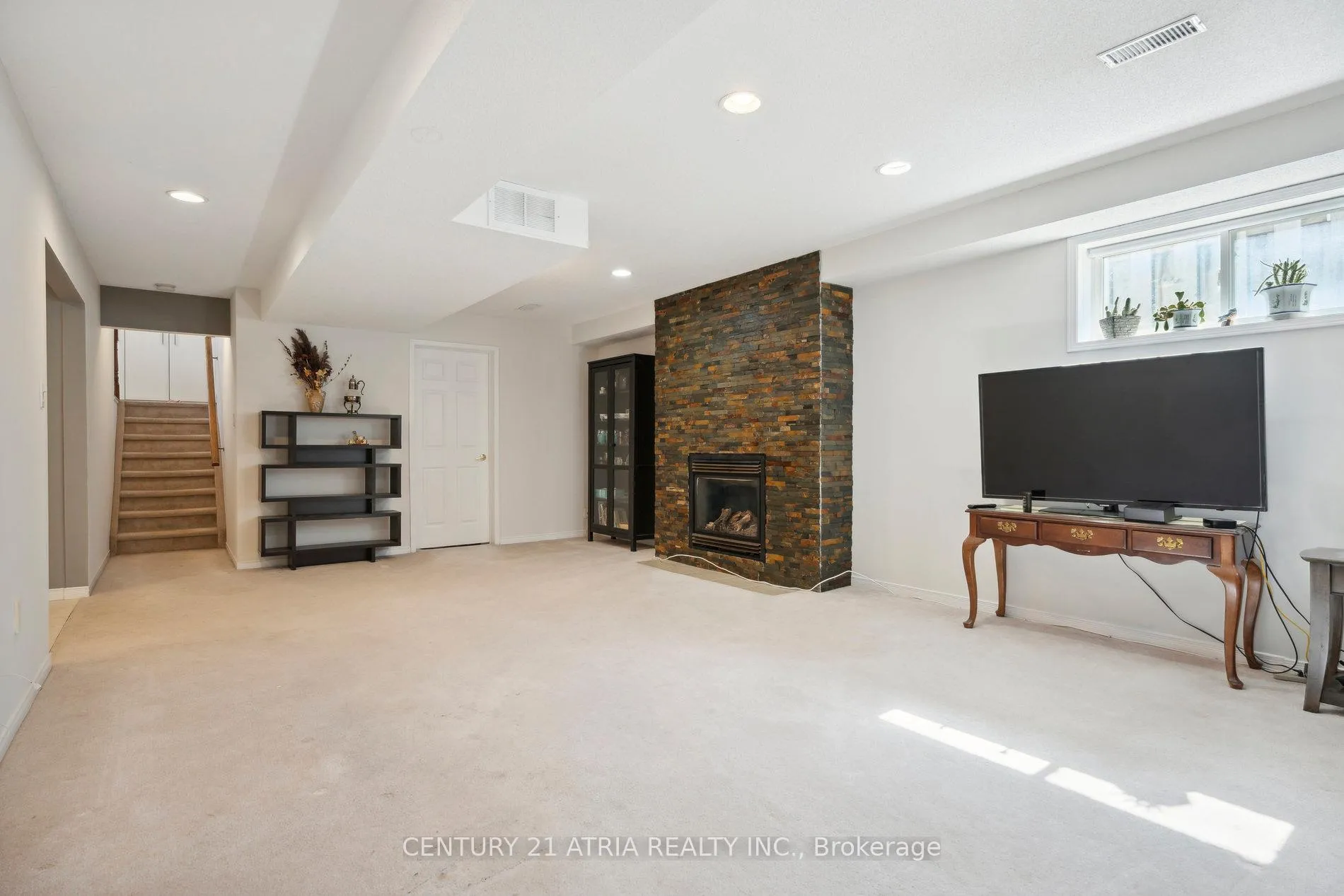 Photo 34 of 28 Cassandra Drive, Barrie, East Bayfield — HOMEH