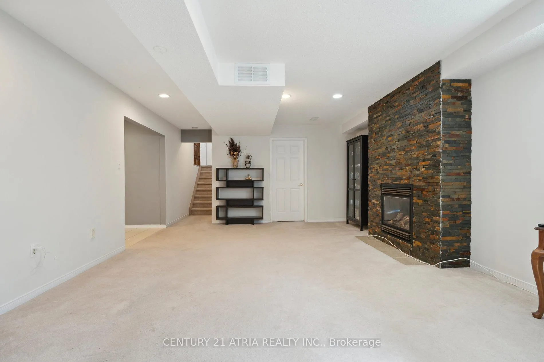Photo 35 of 28 Cassandra Drive, Barrie, East Bayfield — HOMEH