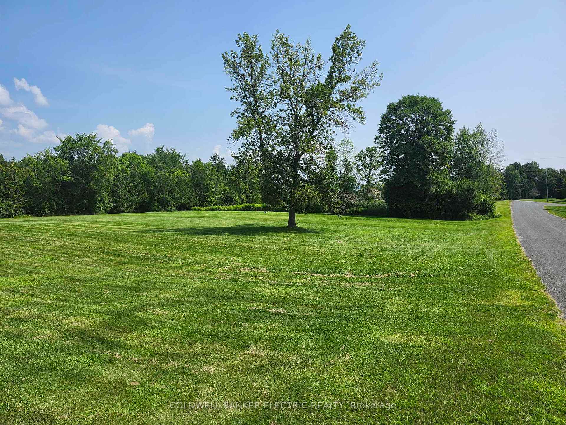 Photo 3 of 1736 Myers Crescent, Selwyn — HOMEH