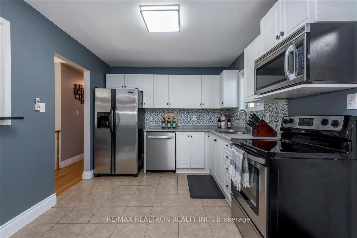 Photo 9 of 3974 Horseshoe Valley Road W, Springwater, Anten Mills — HOMEH