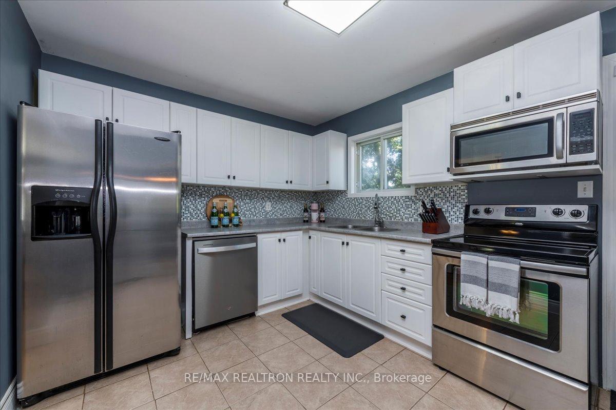 Photo 10 of 3974 Horseshoe Valley Road W, Springwater, Anten Mills — HOMEH