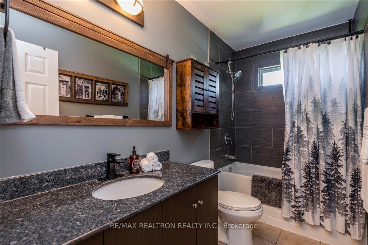 Photo 15 of 3974 Horseshoe Valley Road W, Springwater, Anten Mills — HOMEH