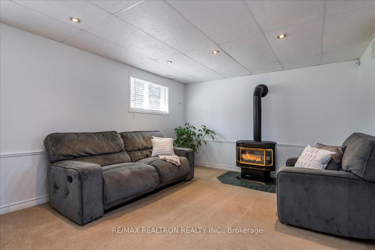 Photo 19 of 3974 Horseshoe Valley Road W, Springwater, Anten Mills — HOMEH