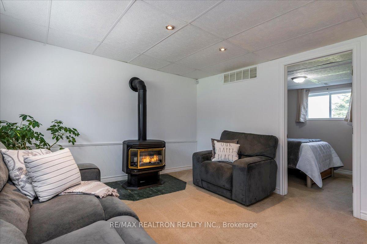 Photo 20 of 3974 Horseshoe Valley Road W, Springwater, Anten Mills — HOMEH