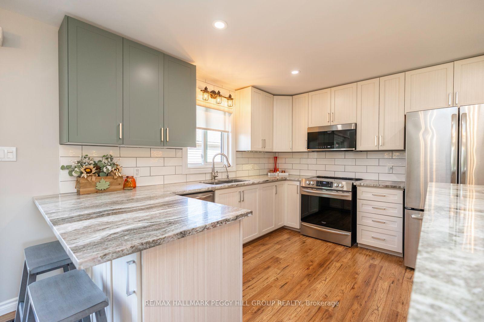 Photo 4 of 17 Bertram Drive, Springwater, Elmvale — HOMEH